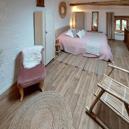 1 Bedroom Lovely In Taillant