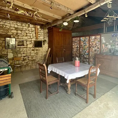 1 Bedroom Lovely In Taillant
