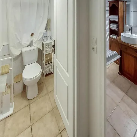 1 Bedroom Lovely In *